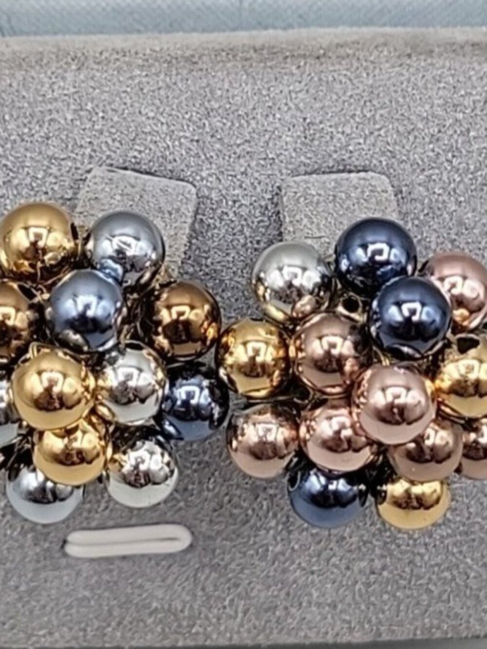 Vintage Vogue Mixed Metallic Beaded Cluster Clip On Earrings 3-D Dome Shape - Picture 2 of 9